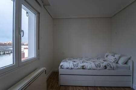 Atico Terraza Playa Futbol Y Congresos Vut4708As Apartment Хихон Екстериор снимка